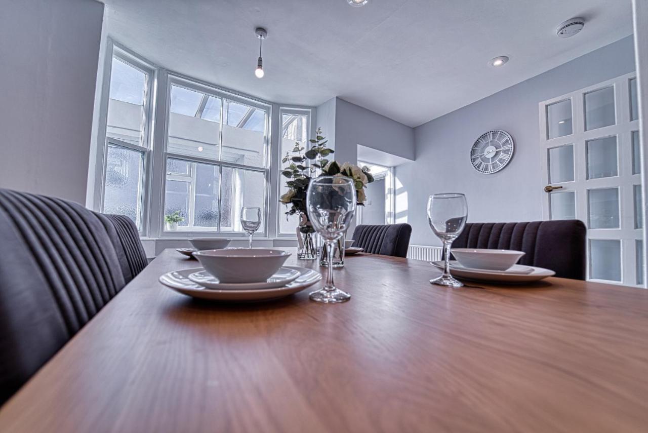 The Stylish Gem Of Bath - Football Table - Sleeps 10 Екстер'єр фото